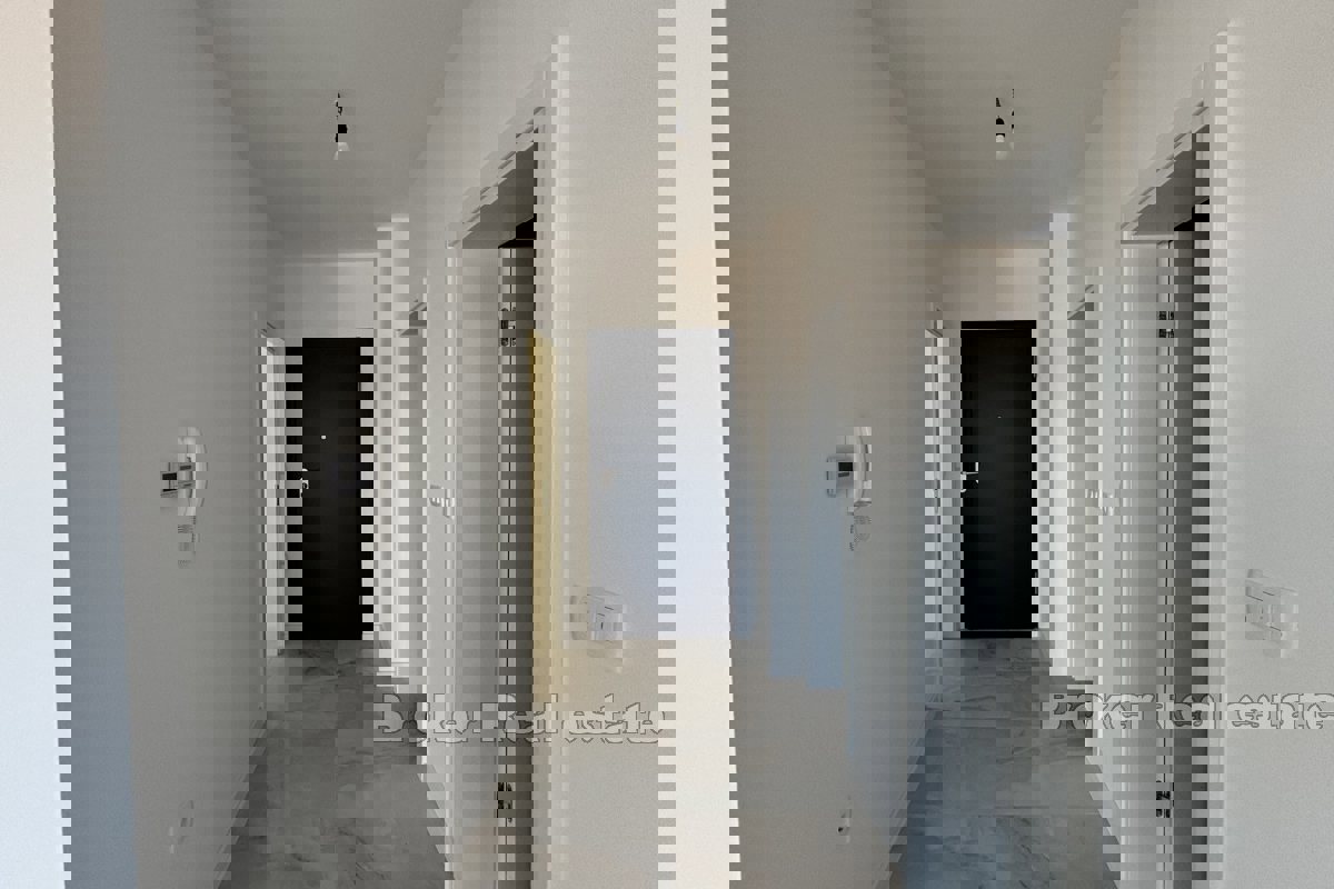 Attico moderno con vista mare