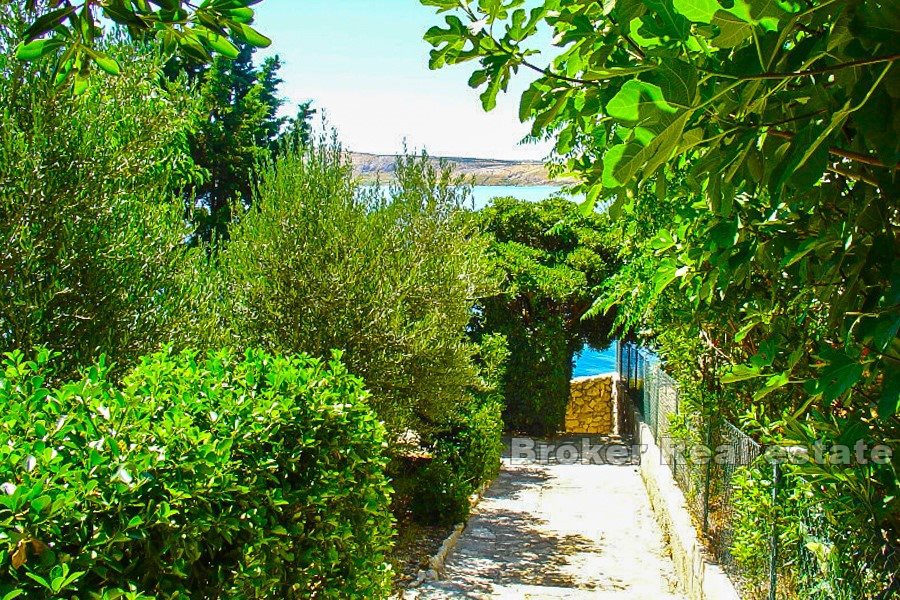 Casa, prima fila al mare, vicino alla spiaggia.