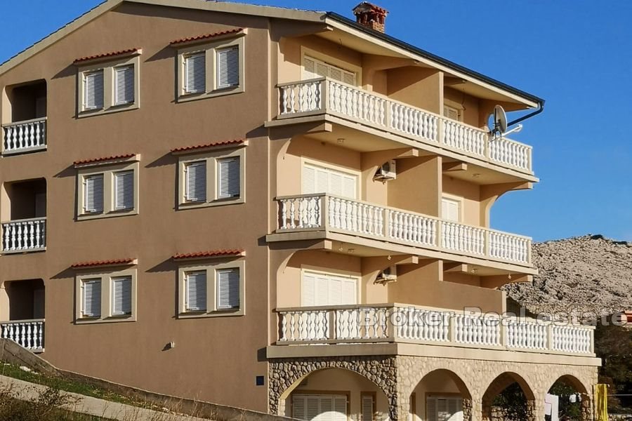 Palazzina vicino al mare