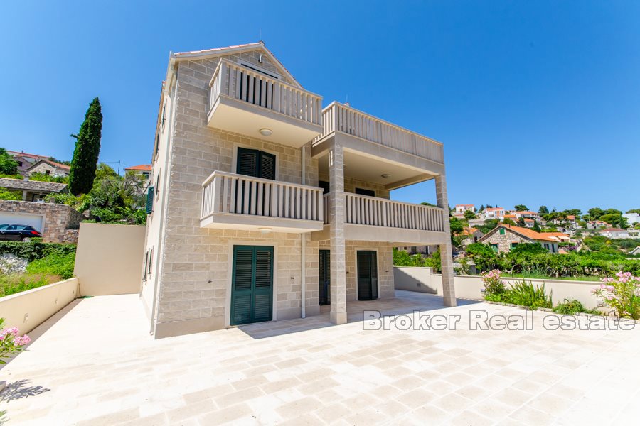 Palazzina con vista mare