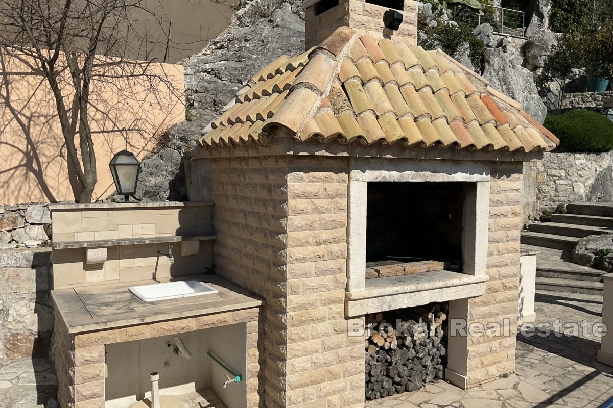 Casa bifamiliare in pietra con vista panoramica sul mare