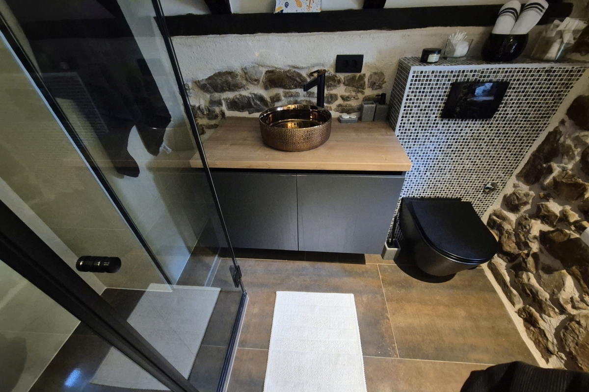 Casa in pietra dalmata autoctona completamente ristrutturata