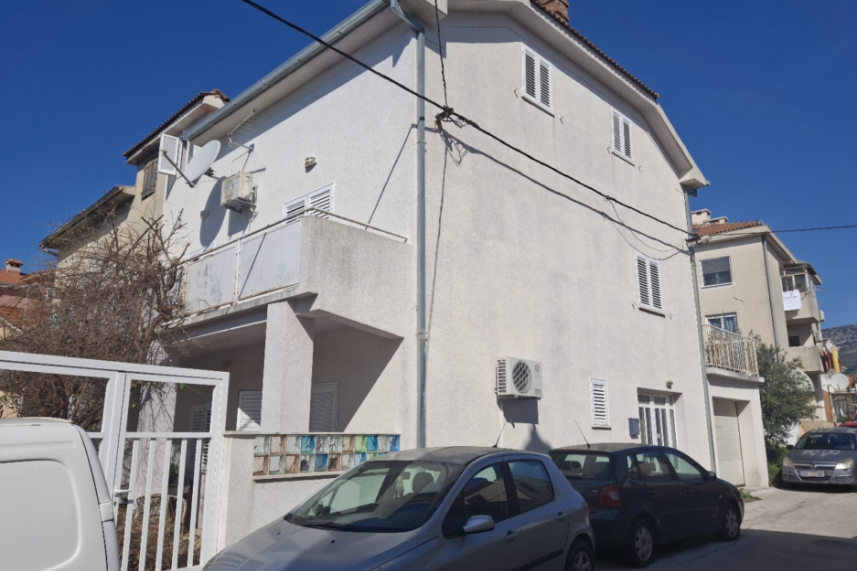 Casa bifamiliare in posizione eccezionale a Kaštela