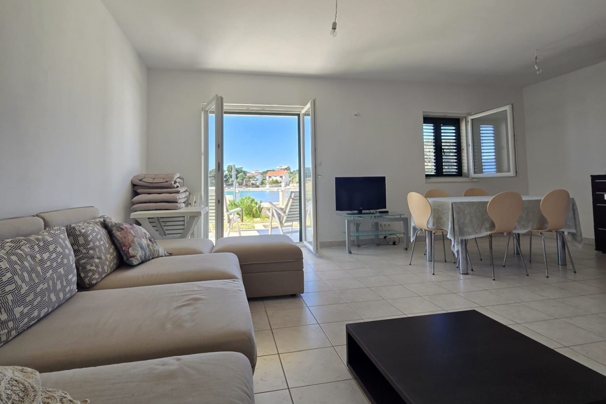 Spaziosa casa in prima fila al mare