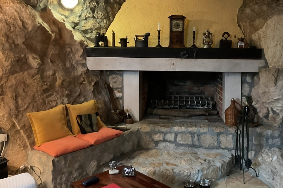 Casa con piscina immersa nella natura