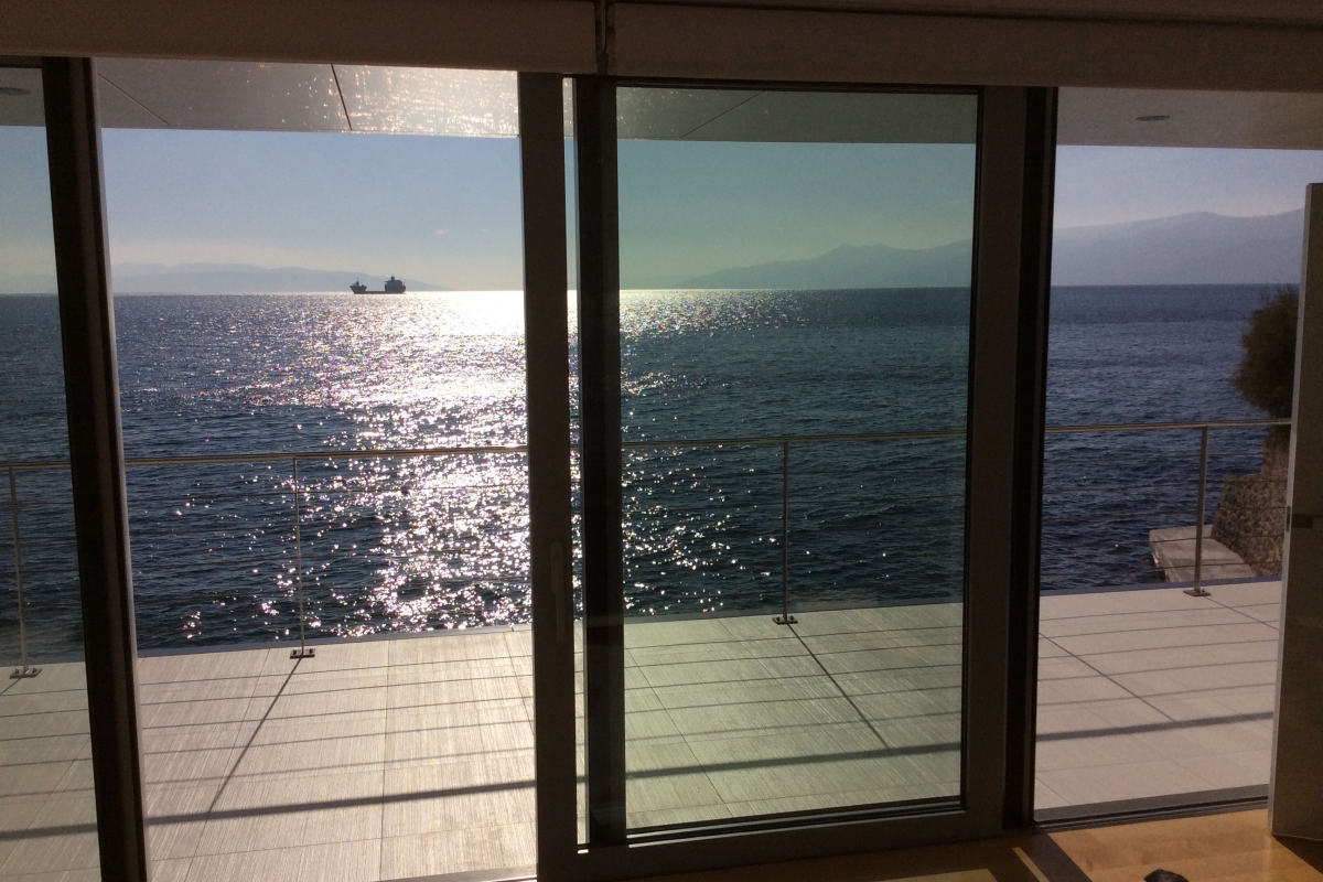 Villa di design prima fila al mare