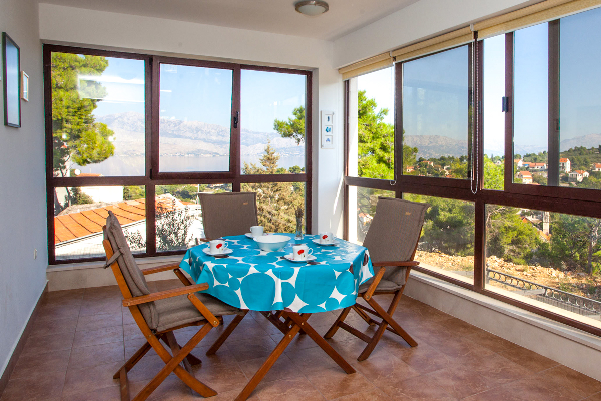 Casa indipendente con vista mare