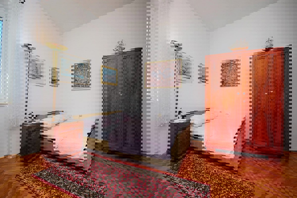 Tre appartamenti in prima fila sul mare