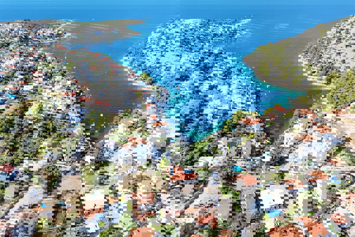 Appartamento in un nuovo edificio con vista mare