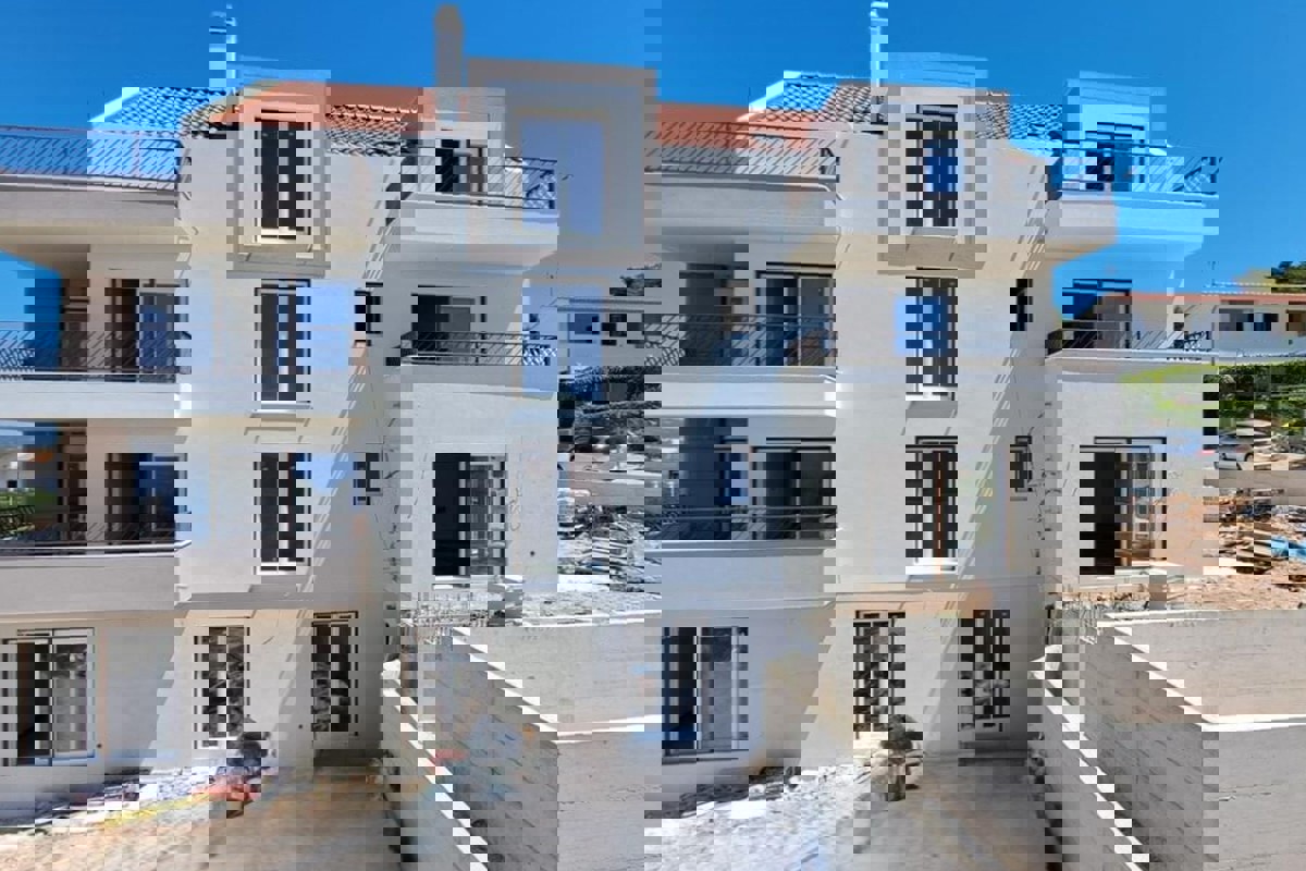 Appartamento in un nuovo edificio con vista mare