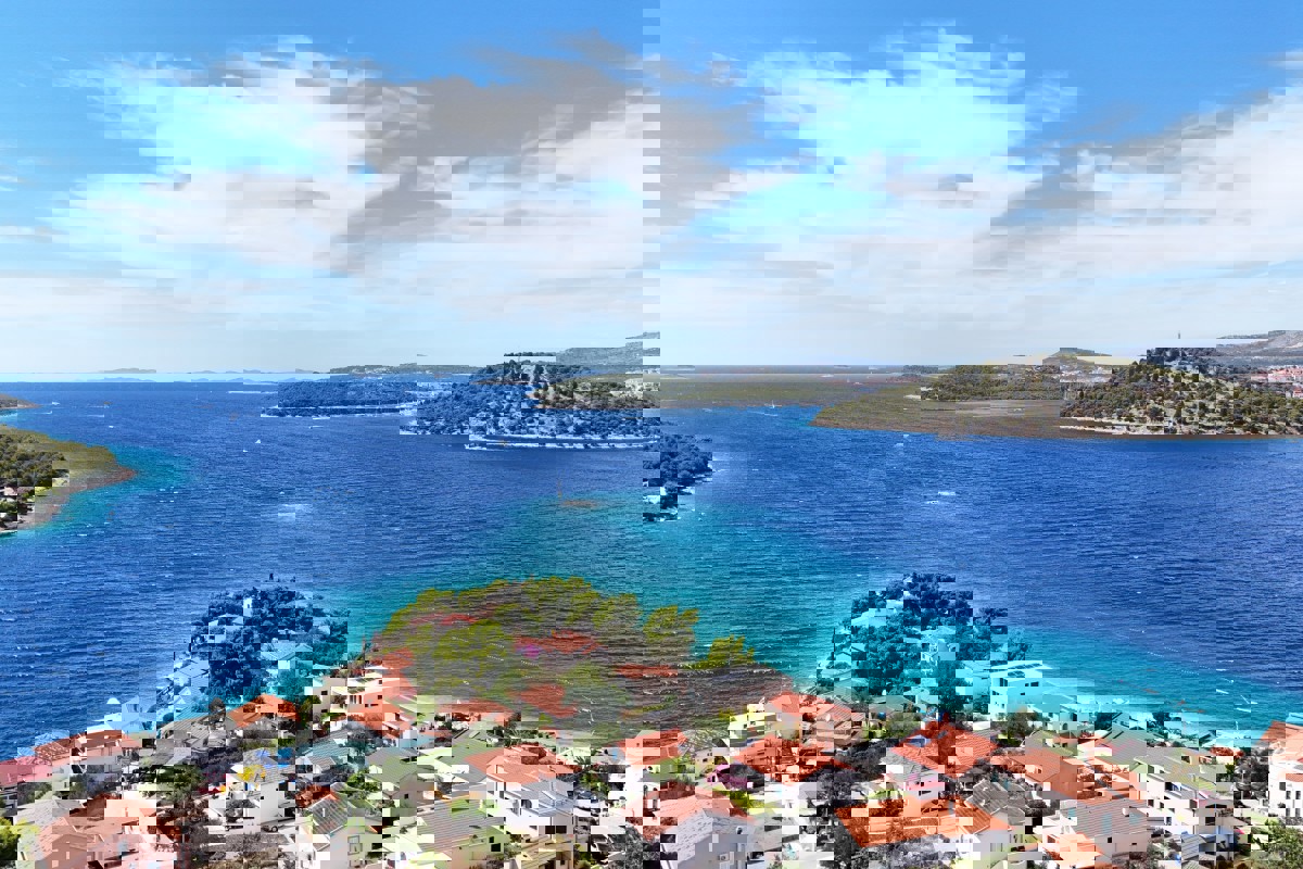 Appartamento in un nuovo edificio con vista mare