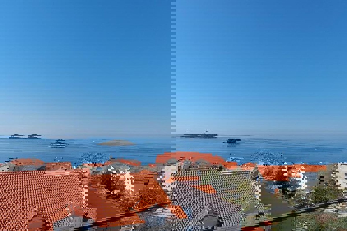 Attico con vista mare nella splendida Rogoznica