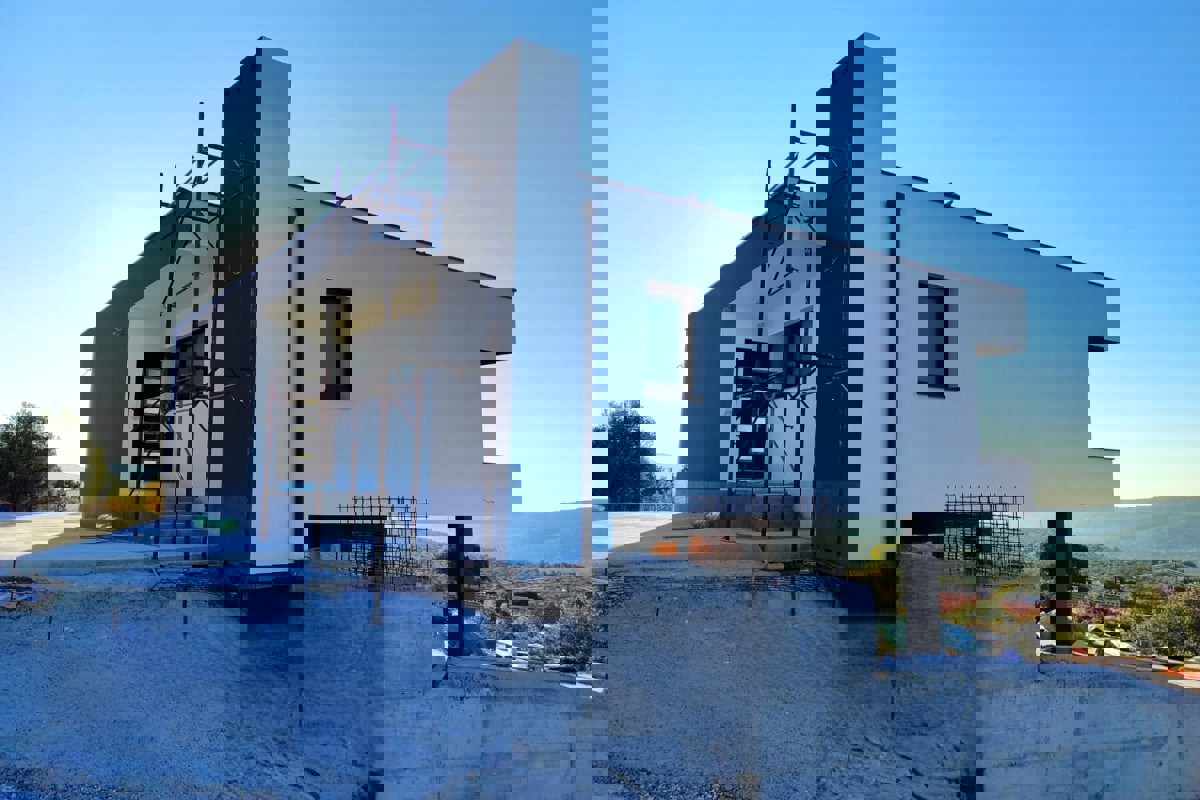 Villa moderna in un nuovo edificio con vista mare