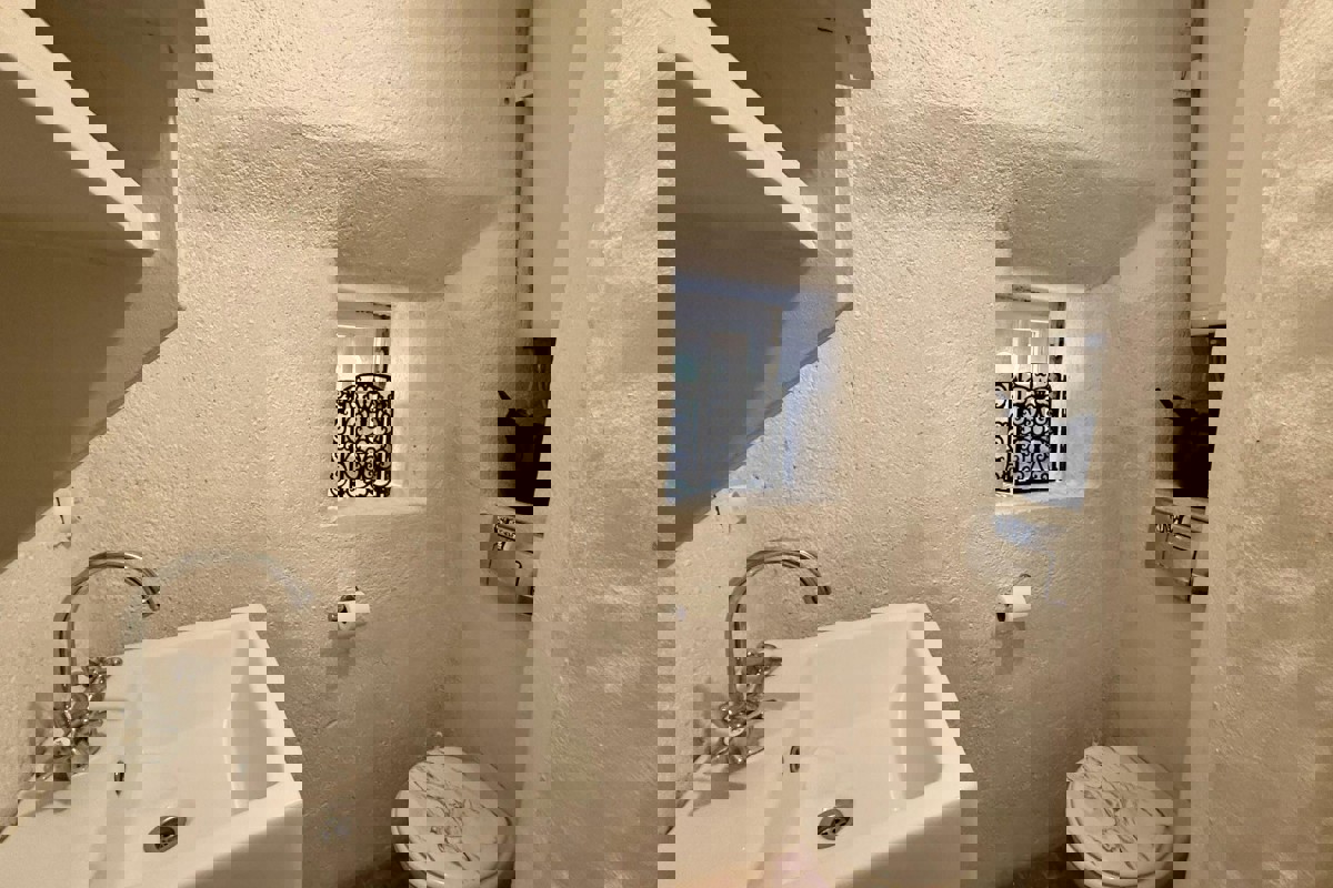 Casa in pietra in centro con vista mare