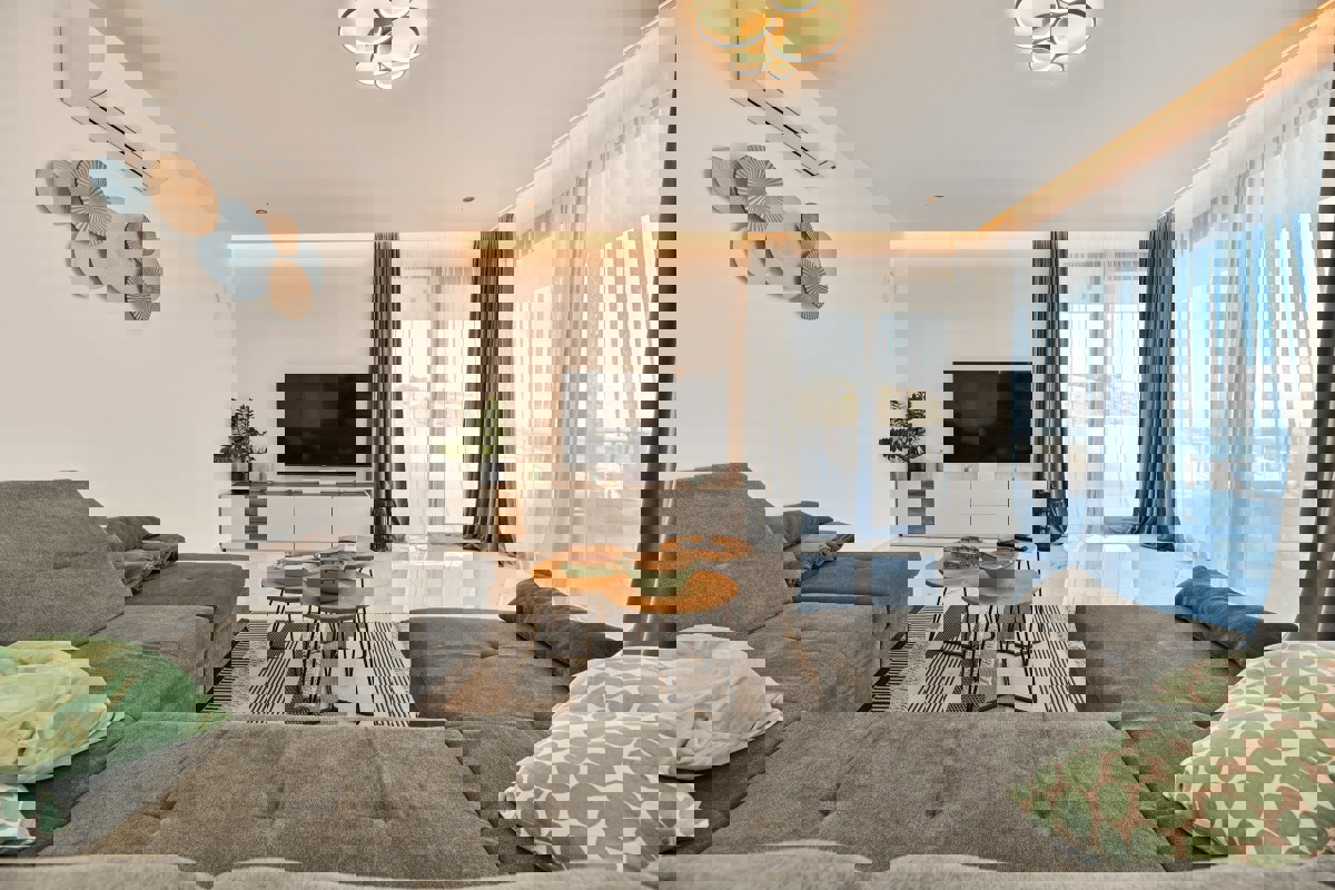 Villa moderna con piscina e vista spettacolare