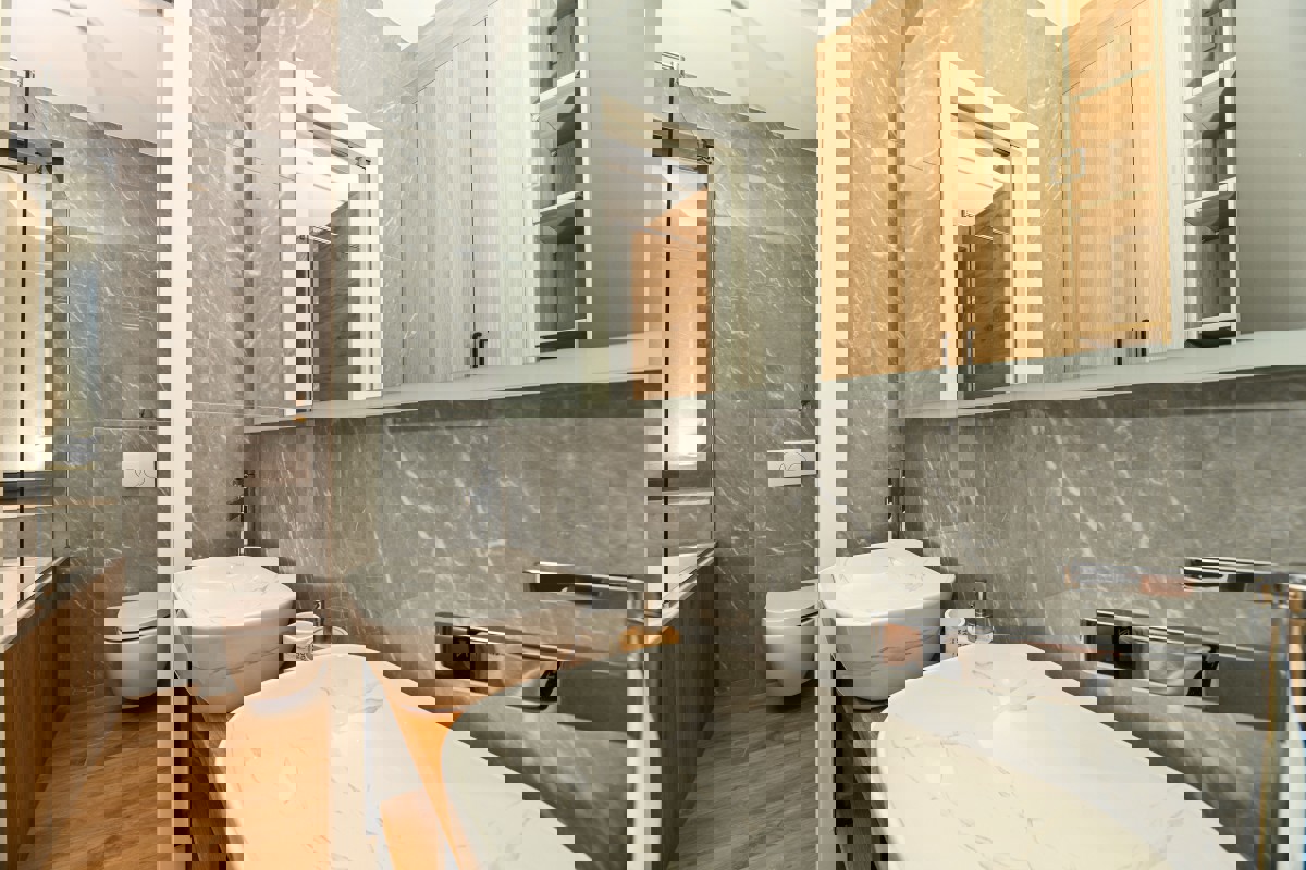 Villa moderna con piscina e vista spettacolare