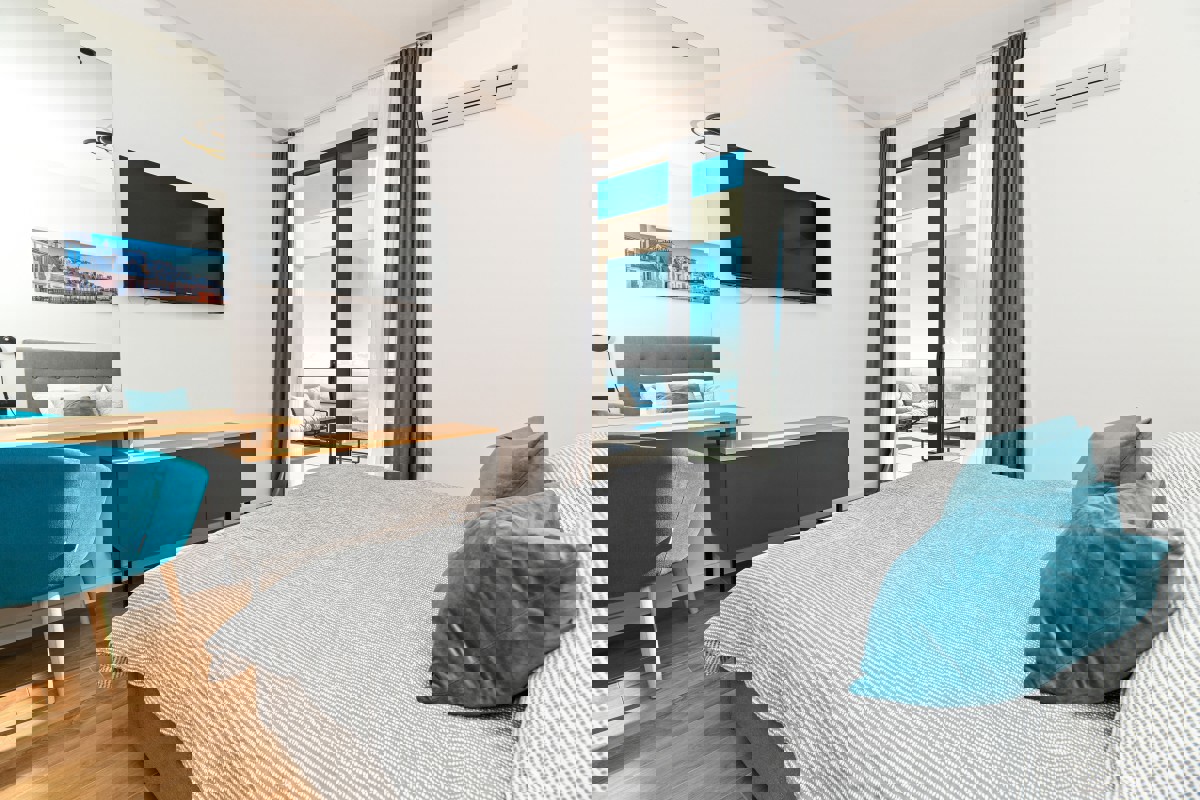 Villa moderna con piscina e vista spettacolare