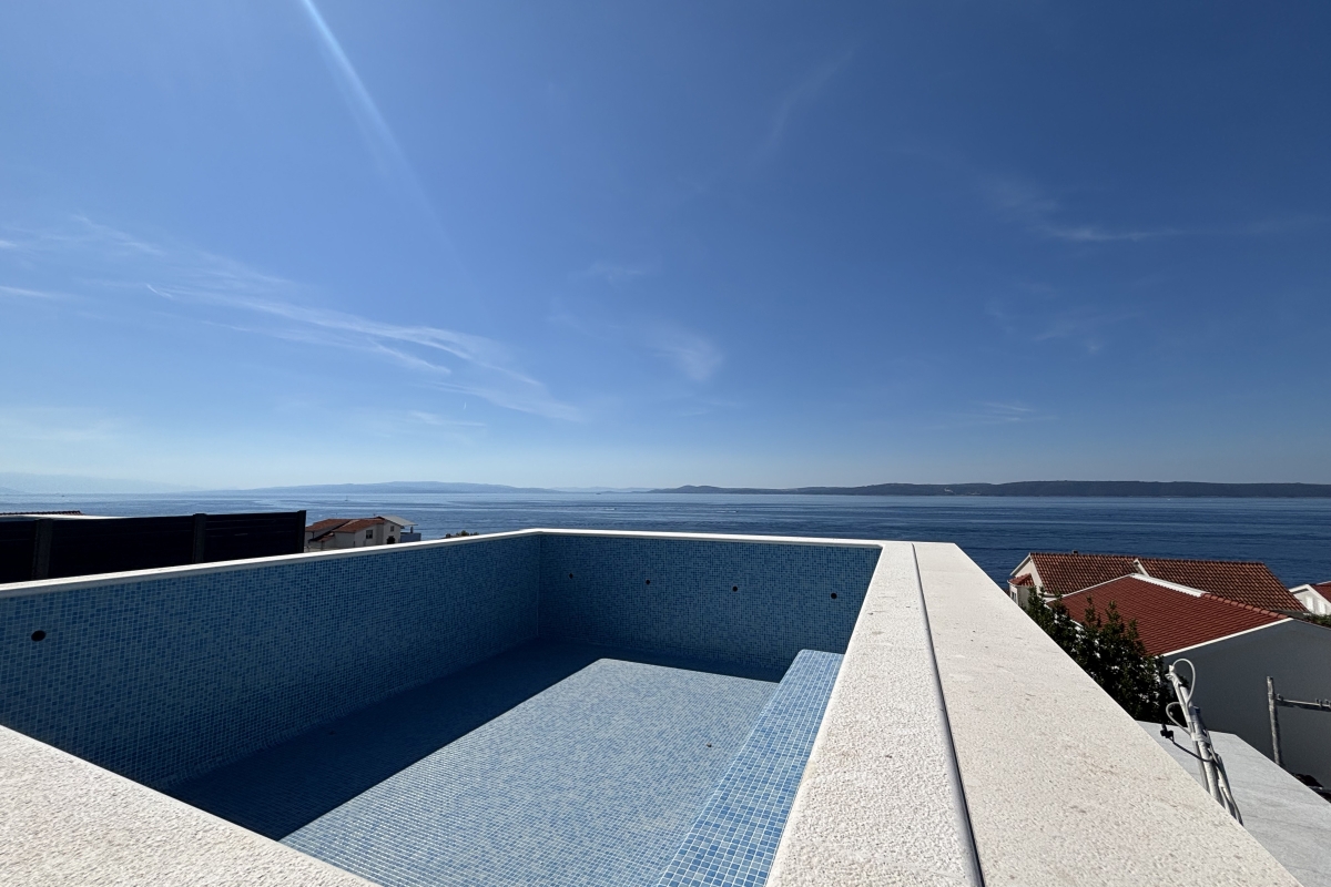 Appartamento di lusso con piscina privata sulla terrazza panoramica