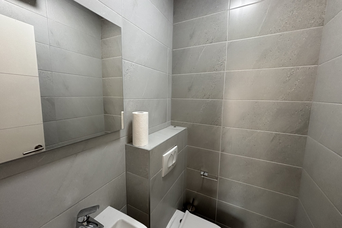 Attico in un nuovo edificio con ampia terrazza