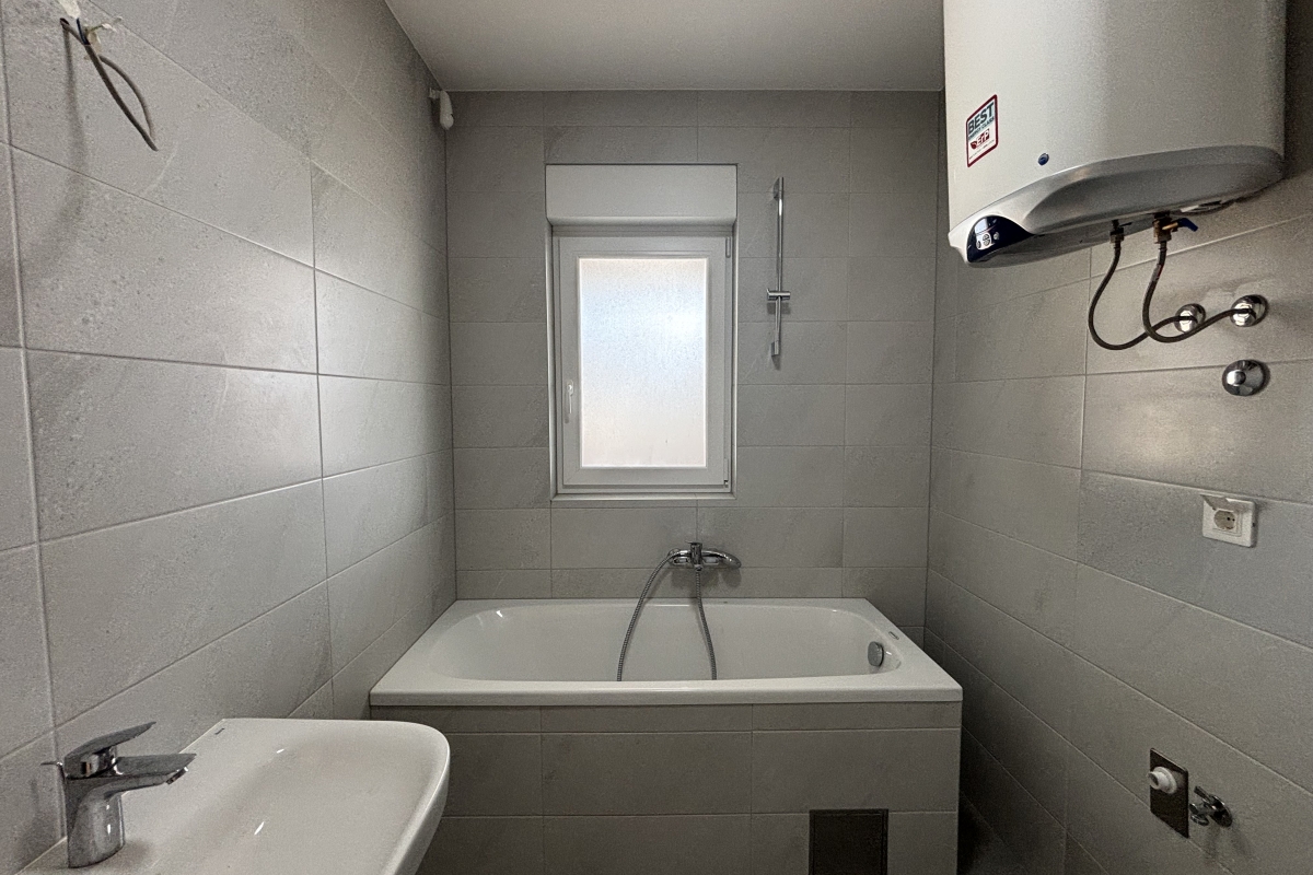 Attico in un nuovo edificio con ampia terrazza