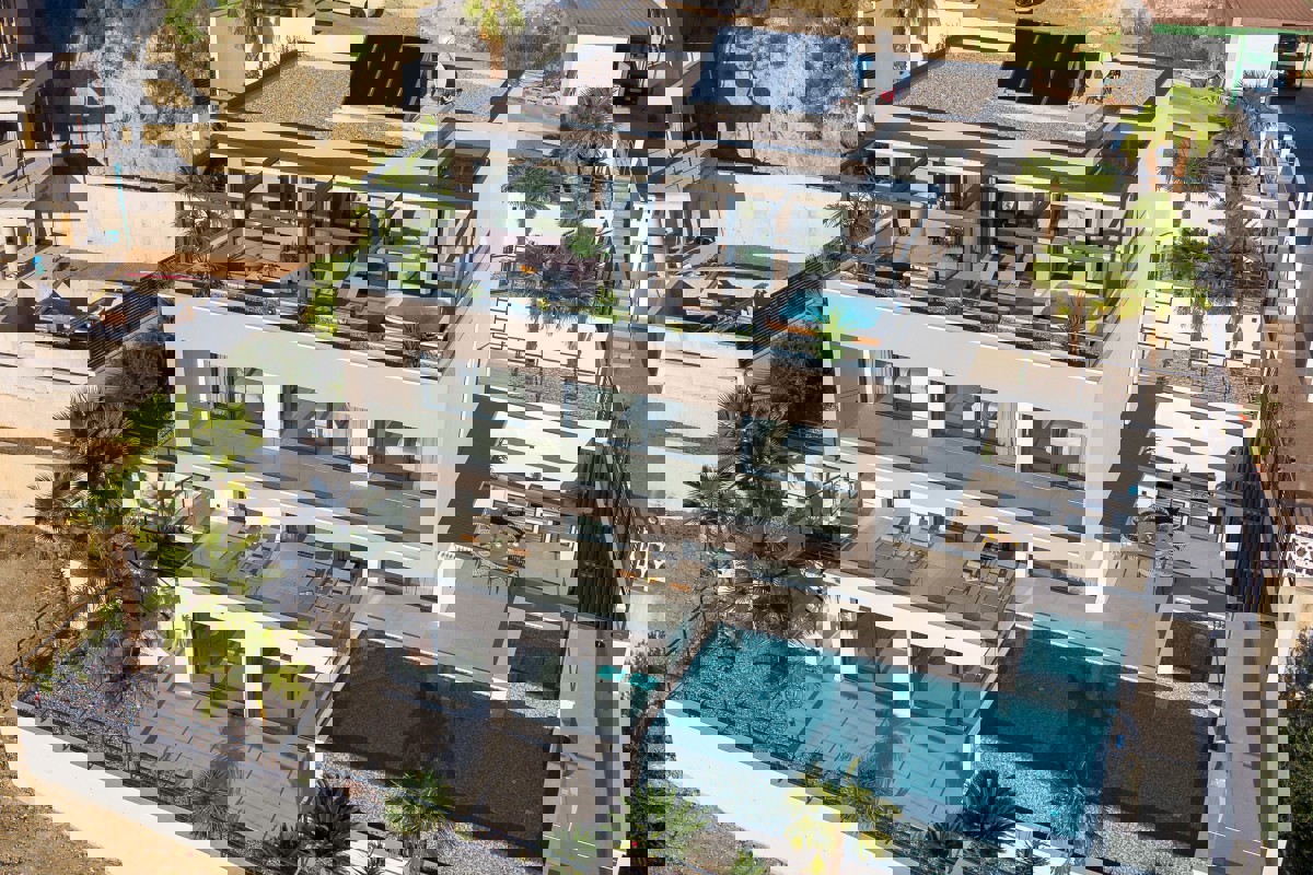 Villa moderna con vista panoramica sul mare