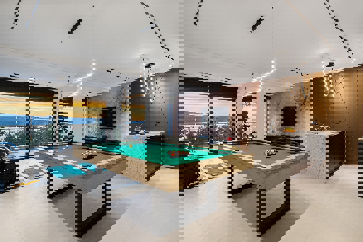 Villa moderna con vista panoramica sul mare