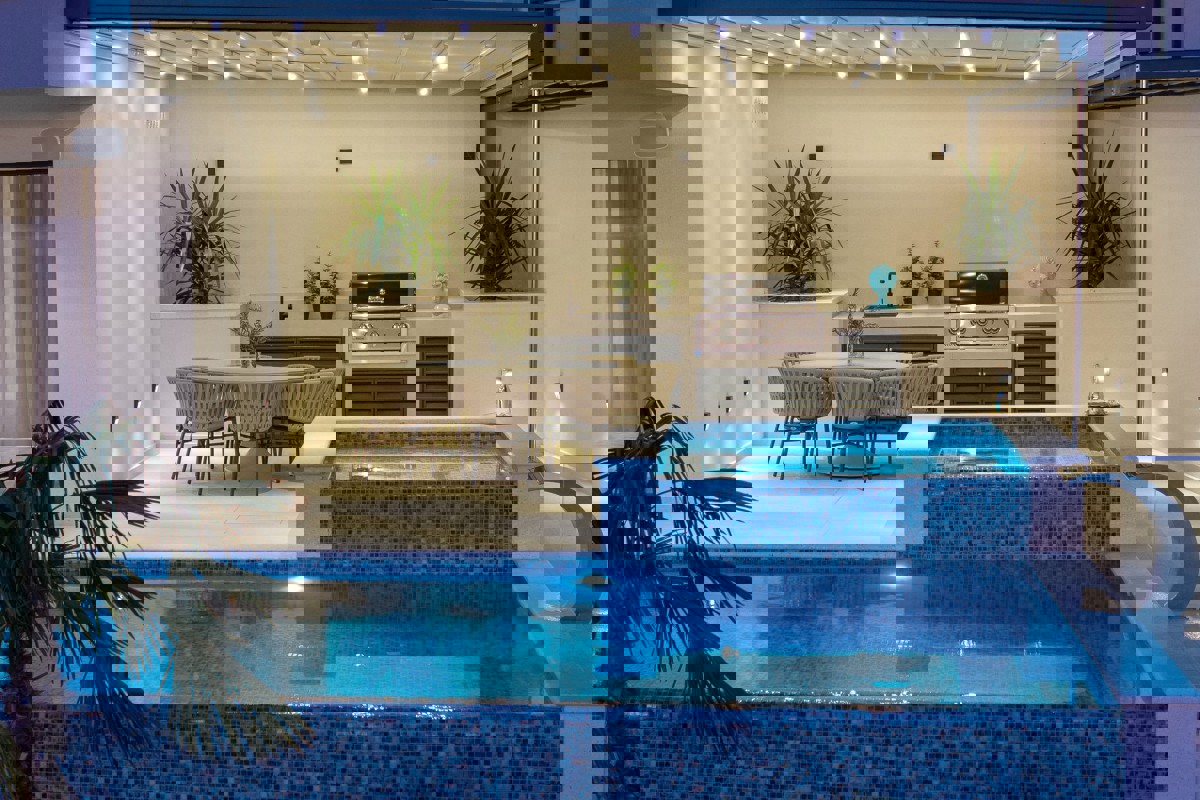 Villa moderna con vista panoramica sul mare