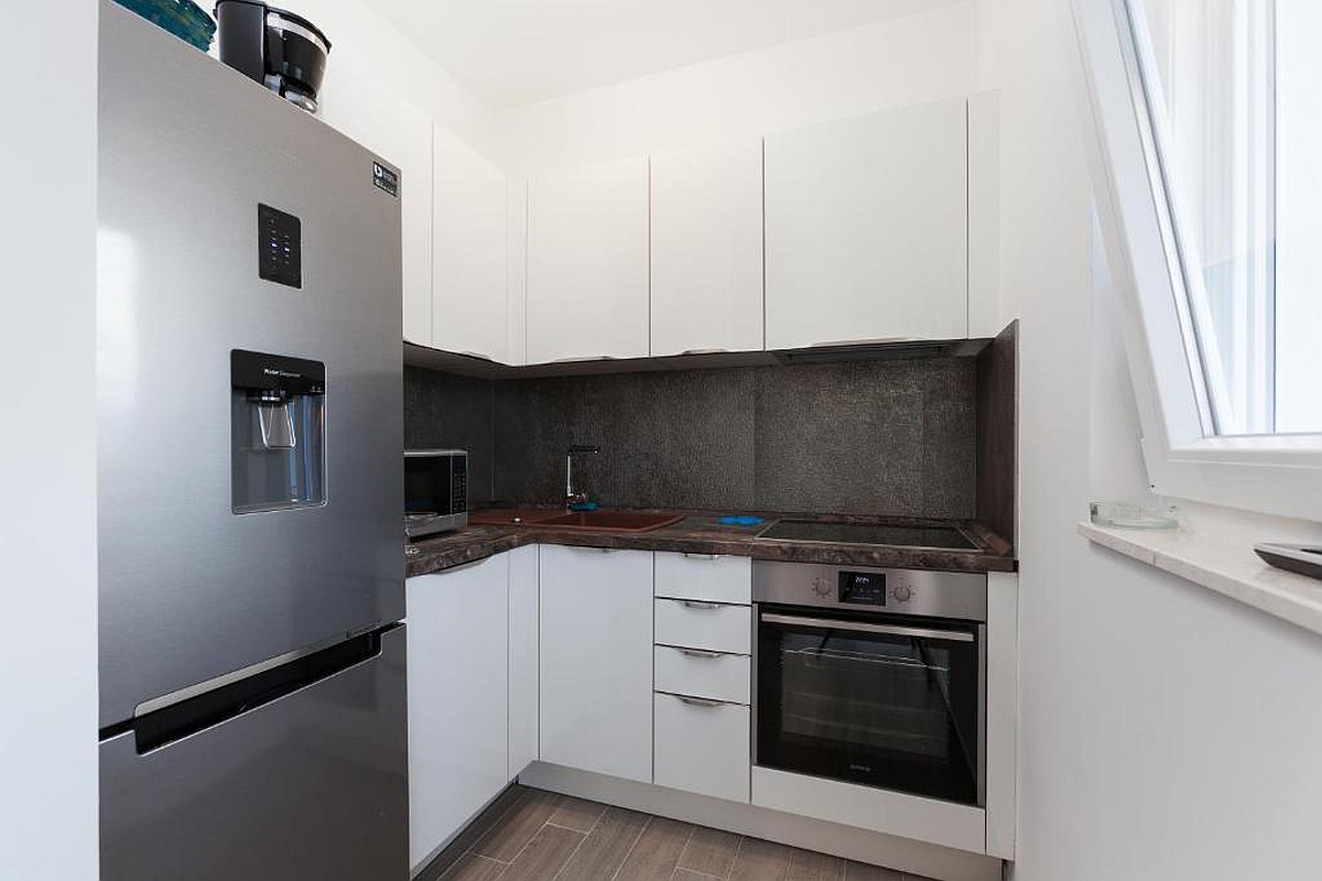 Moderno condominio in prima fila sul mare