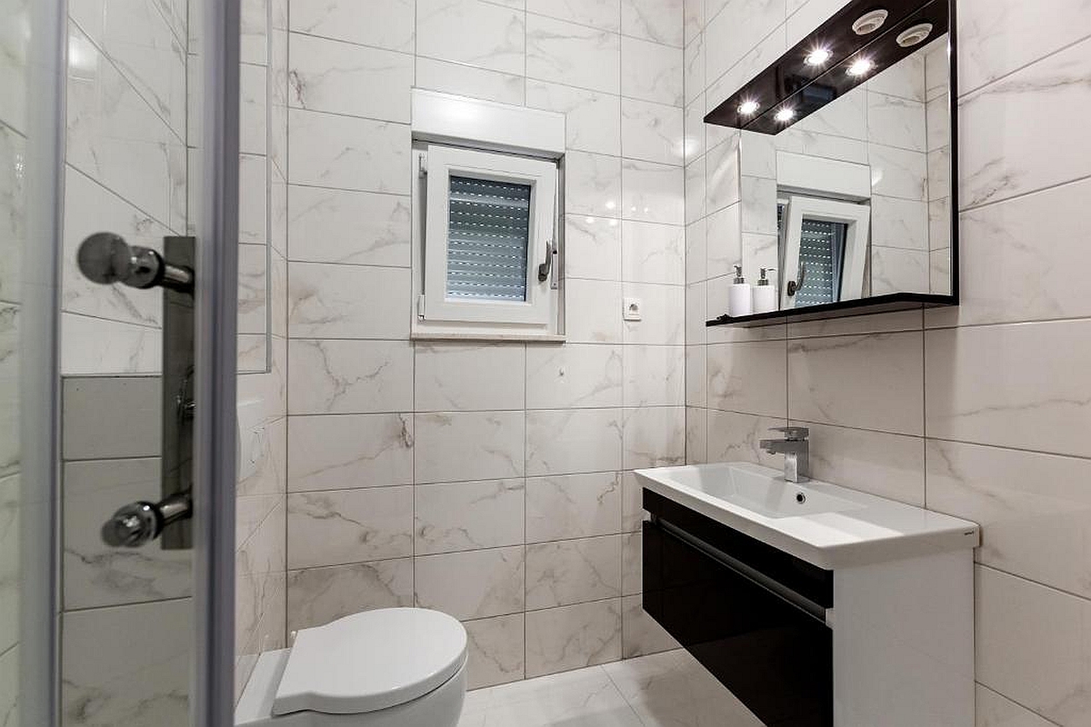 Moderno condominio in prima fila sul mare