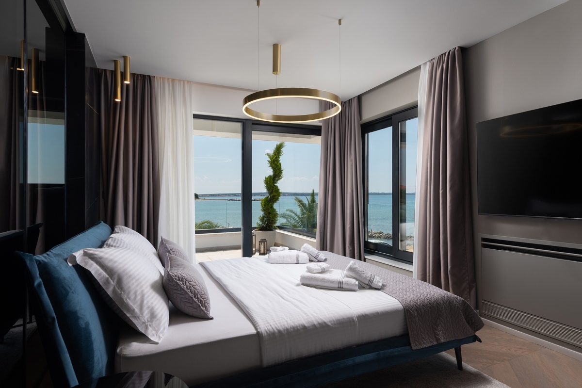 Villa di lusso con piscina in prima fila sul mare