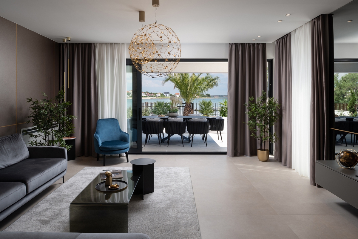 Villa di lusso con piscina in prima fila sul mare