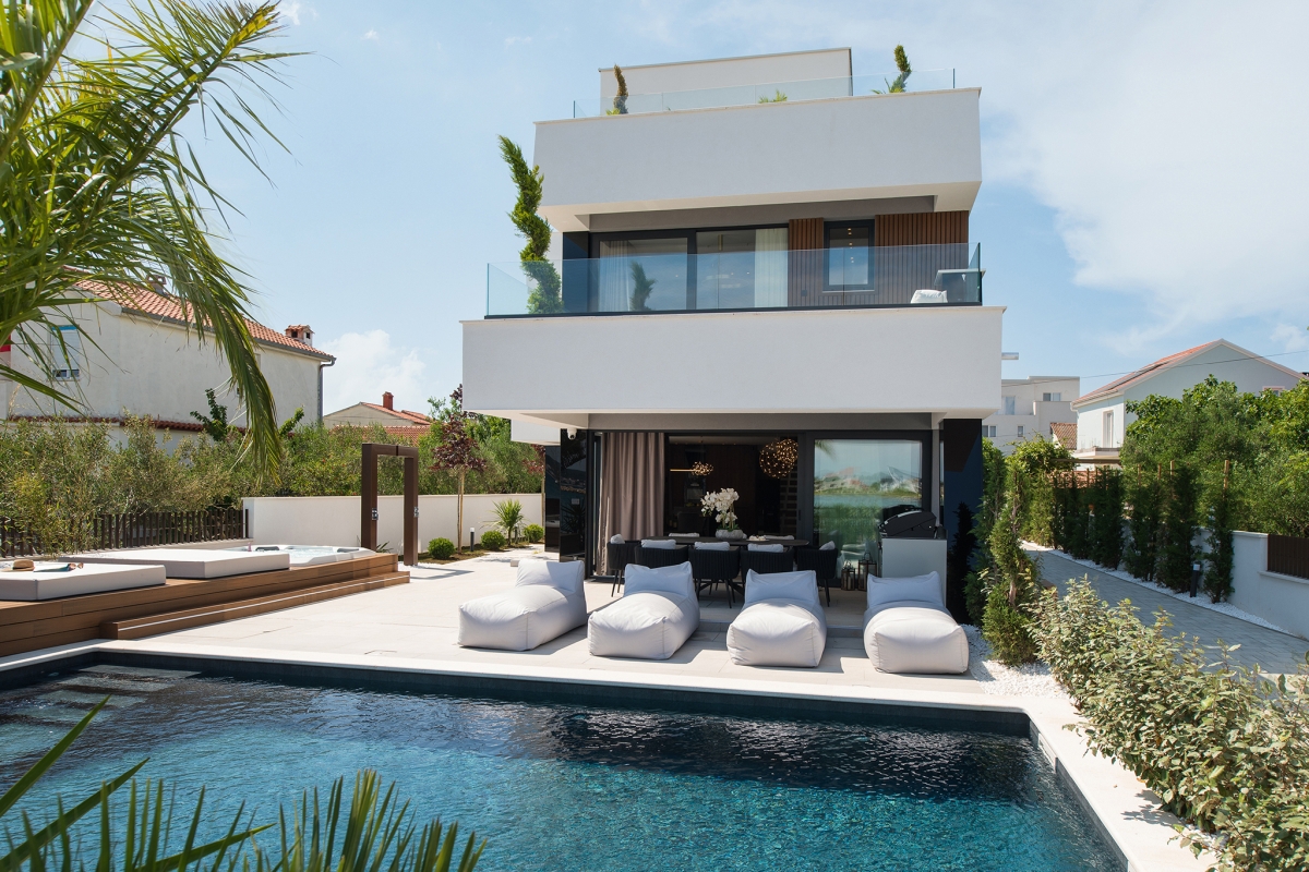 Villa di lusso con piscina in prima fila sul mare