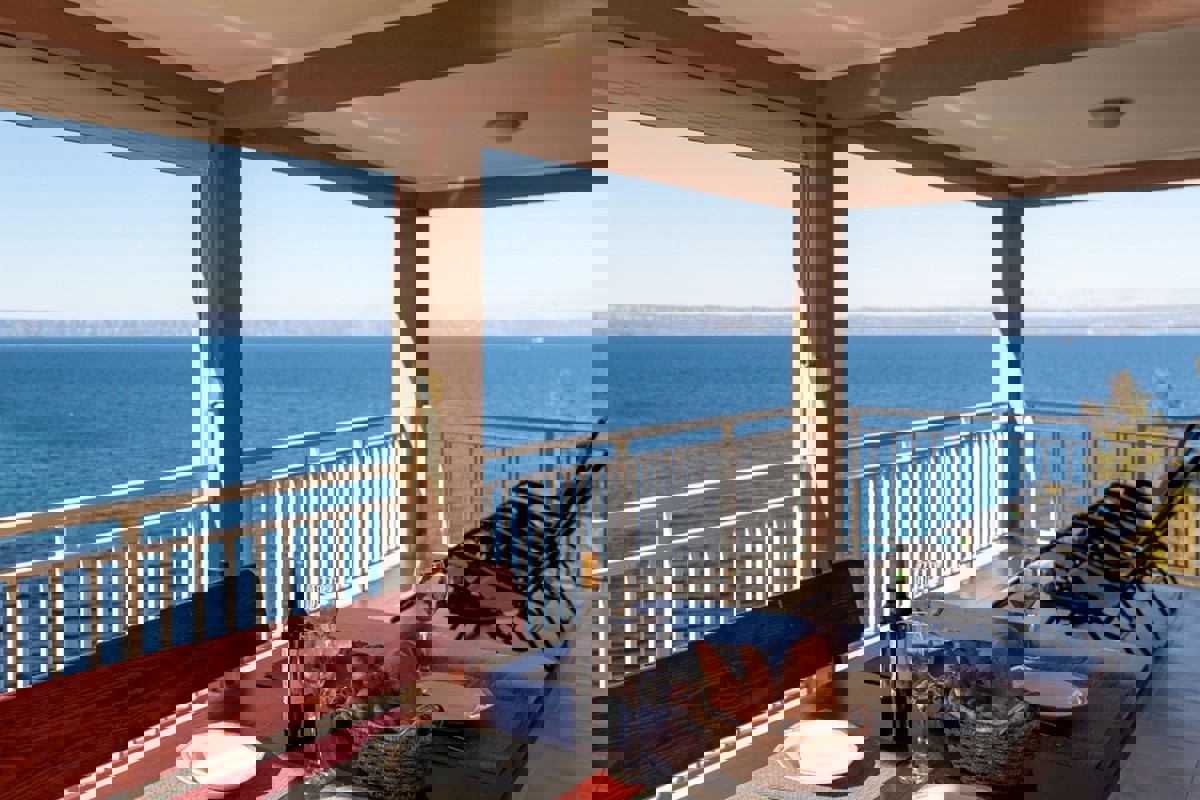 Casa in prima fila sul mare