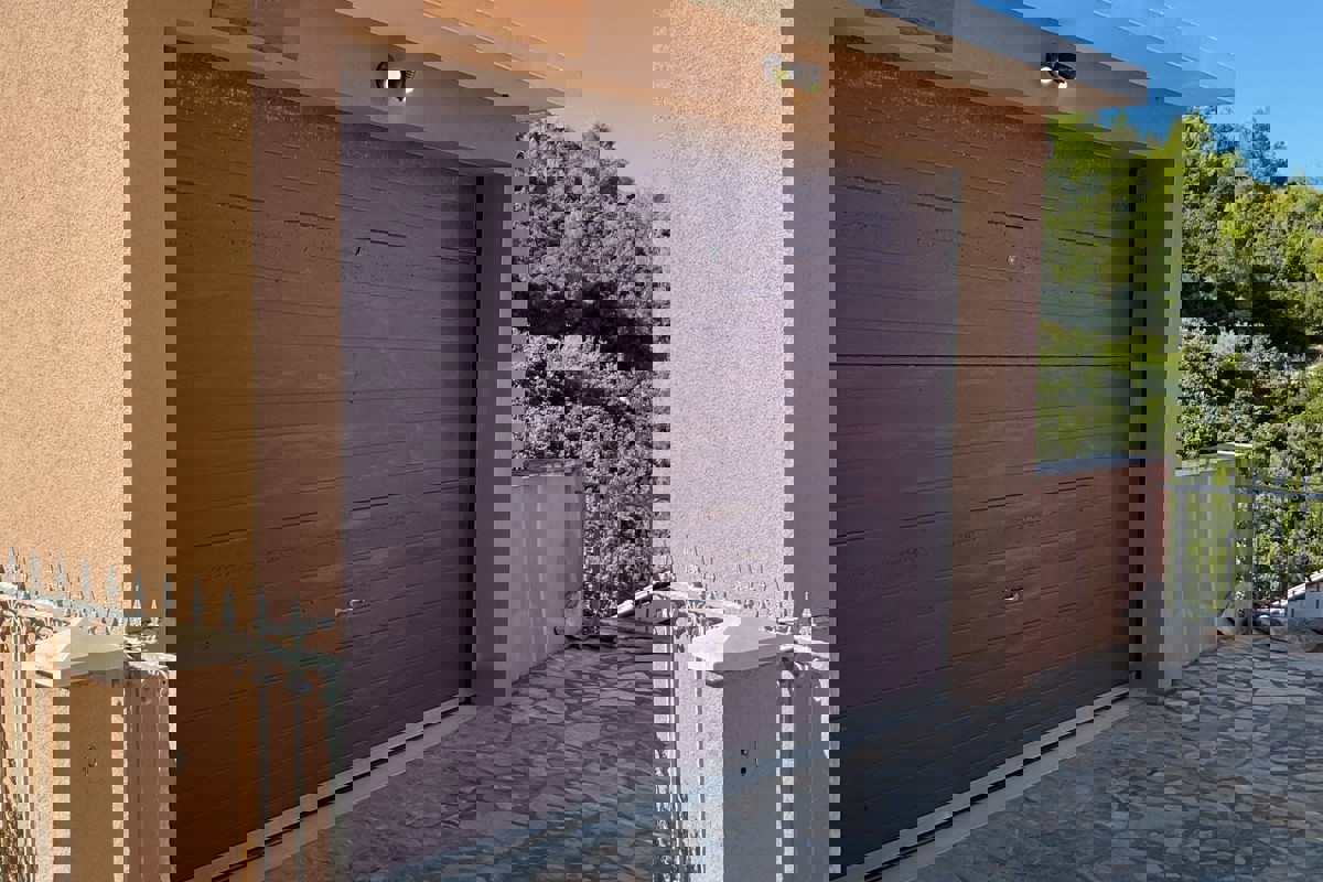 Casa in prima fila sul mare