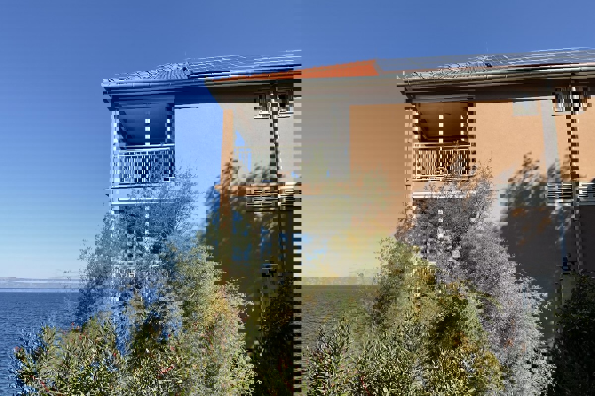 Casa in prima fila sul mare