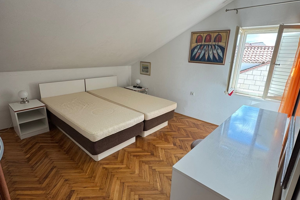 Ampio appartamento in posizione tranquilla a Lapad