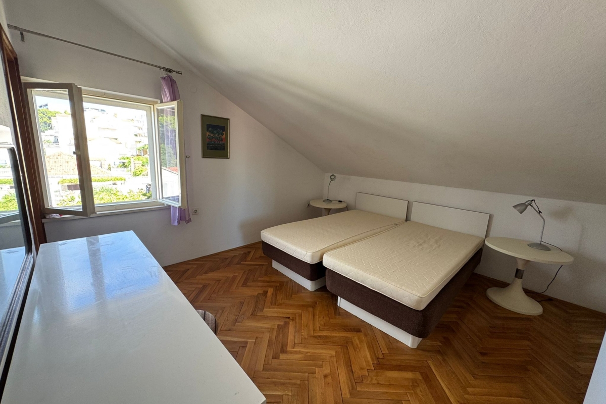 Ampio appartamento in posizione tranquilla a Lapad