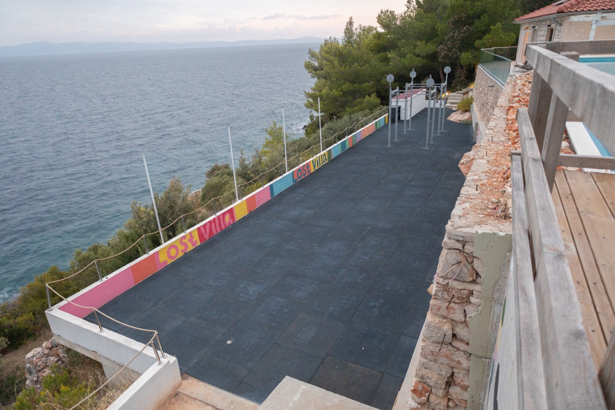 Esclusiva casa in pietra in prima fila sul mare