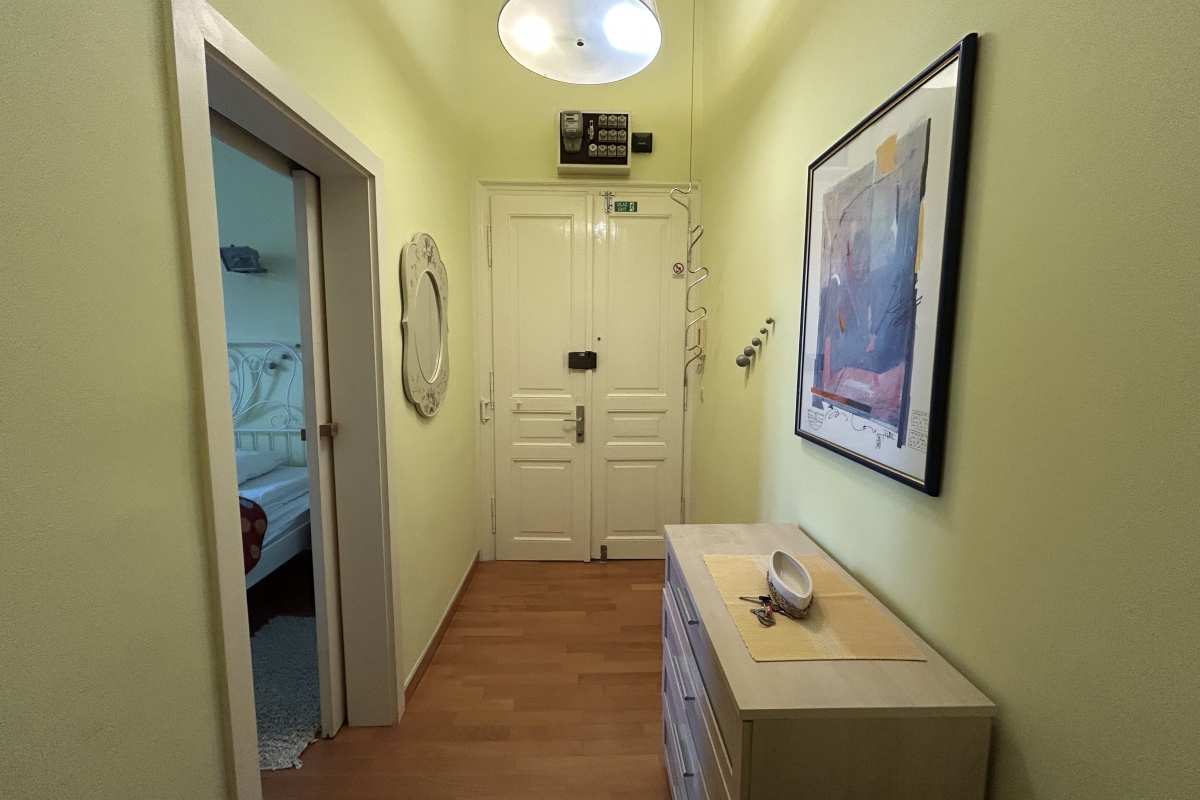 Appartamento arredato con due camere da letto in posizione privilegiata