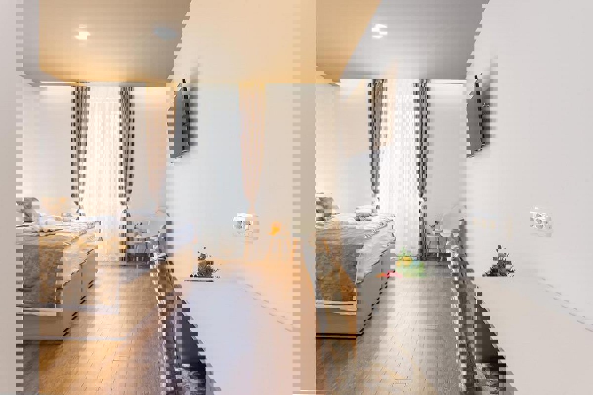 5 unità abitative arredate in stile moderno vicino al centro città