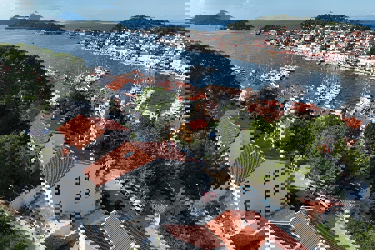 Appartamento con vista mare a Lussinpiccolo