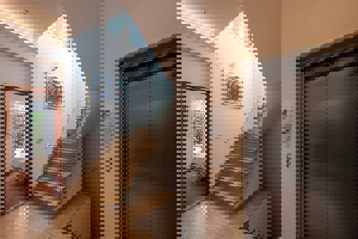 Attico di lusso con piscina privata e terrazza panoramica