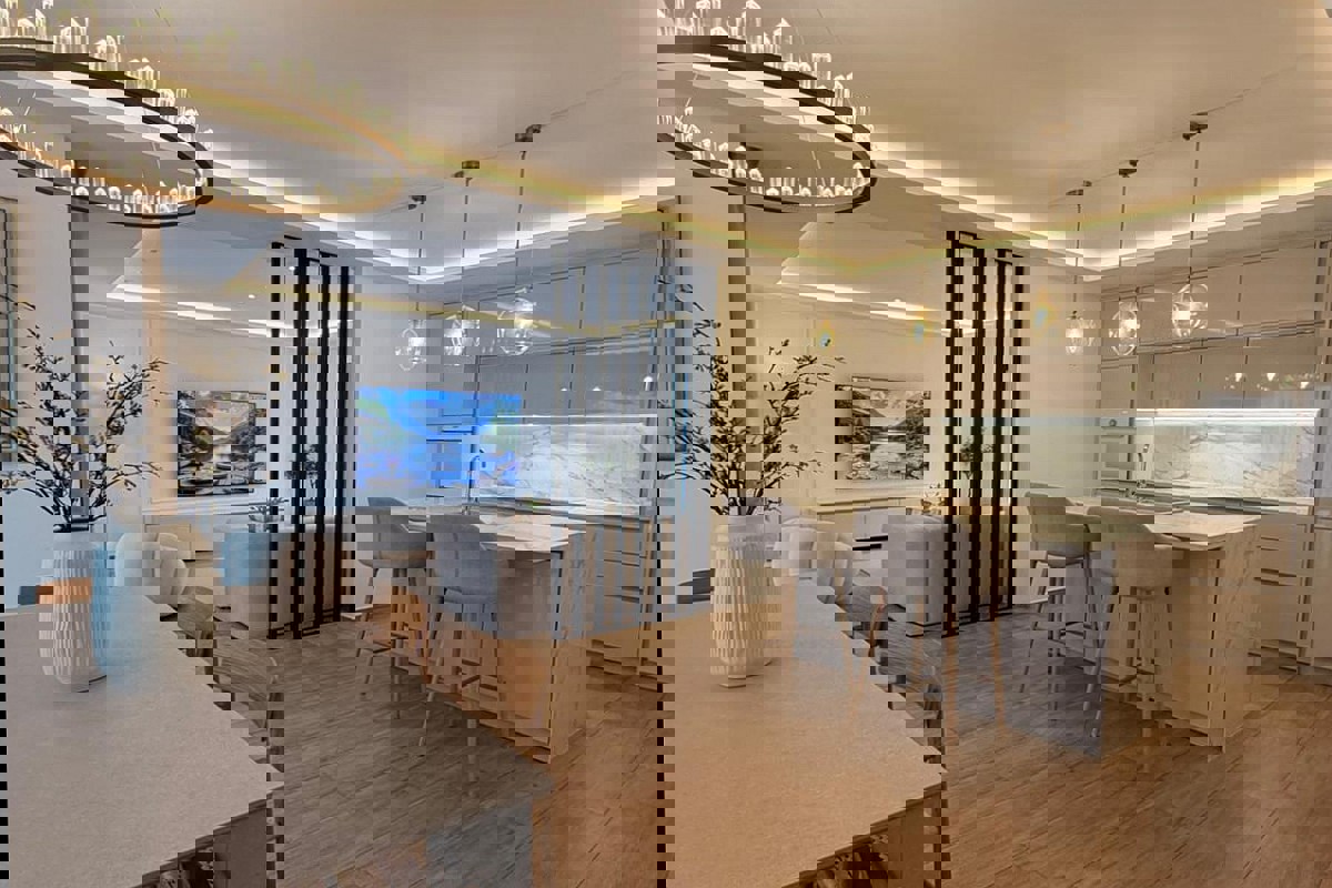 Villa di lusso con piscina in una zona tranquilla di Pola