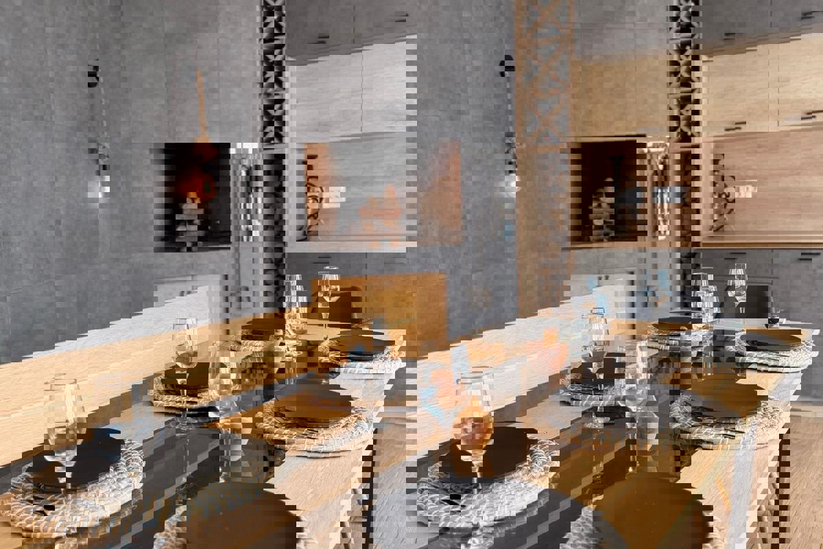 Villa di lusso con piscina in una zona tranquilla di Pola