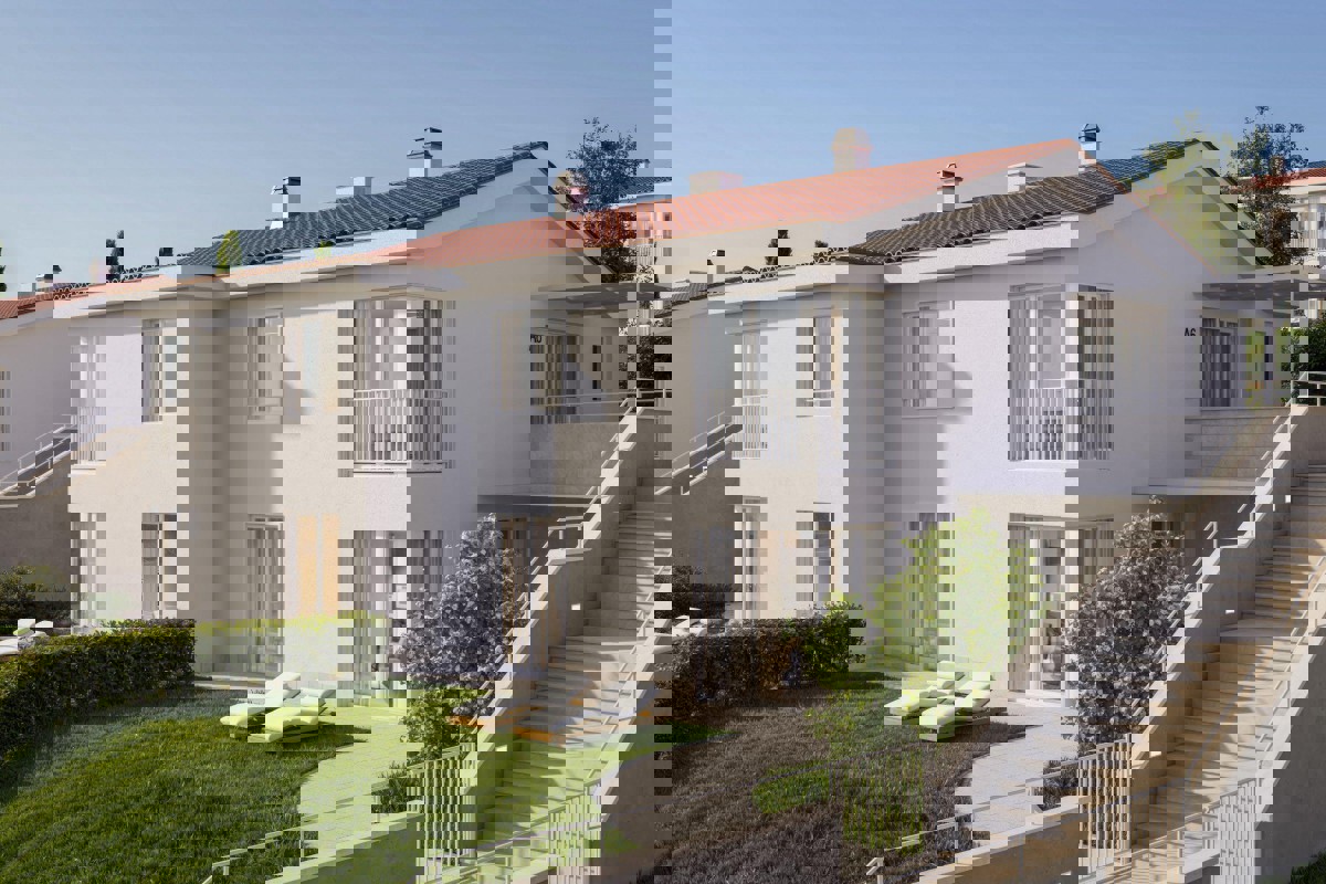 Lussuoso appartamento con due camere da letto al piano terra