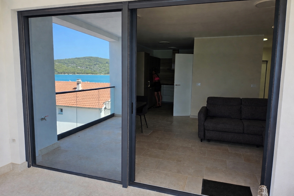 Appartamento con tre camere da letto vista mare