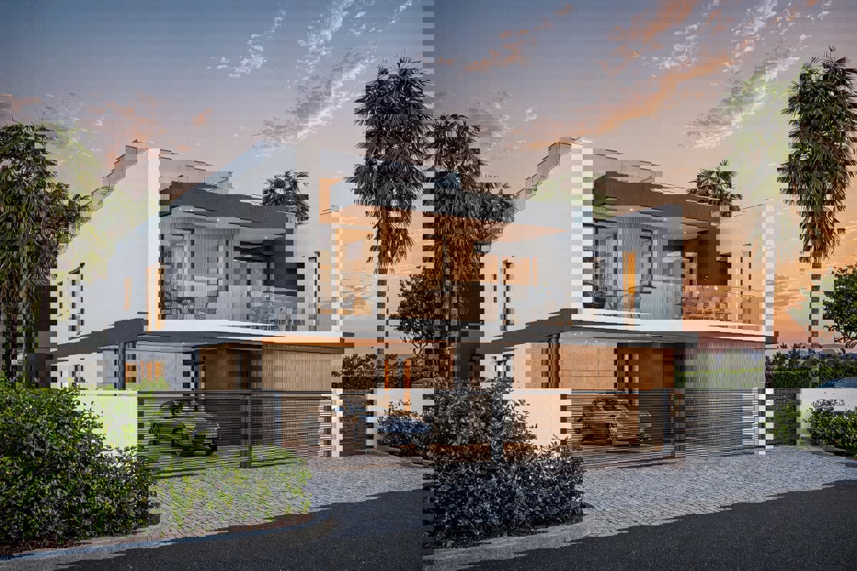 Lussuosa villa moderna vicino al mare, con piscina e terrazza panoramica