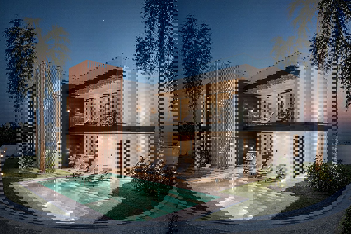 Lussuosa villa moderna vicino al mare, con piscina e terrazza panoramica