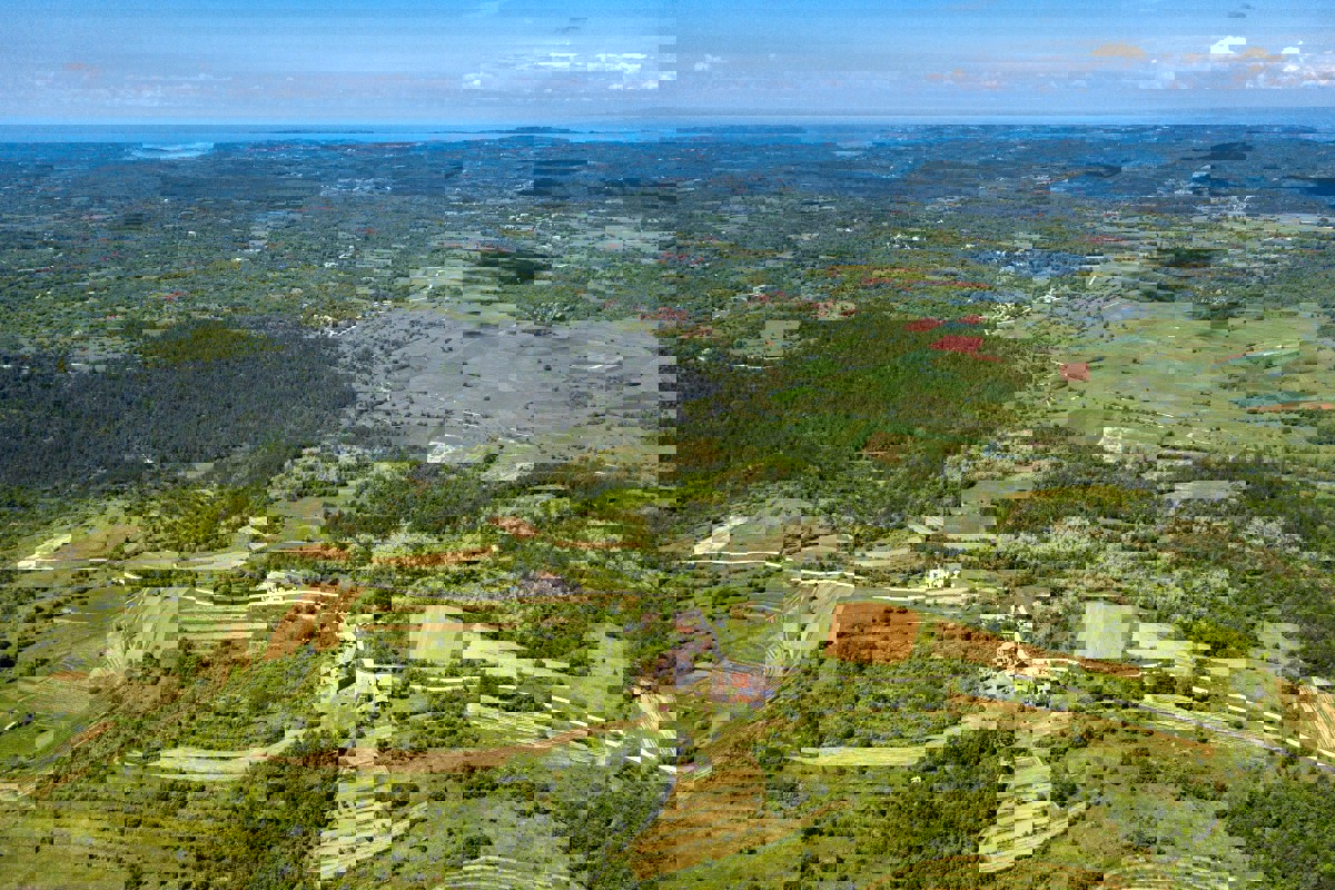 Proprietà unica con un design concettuale e un grande potenziale di investimento