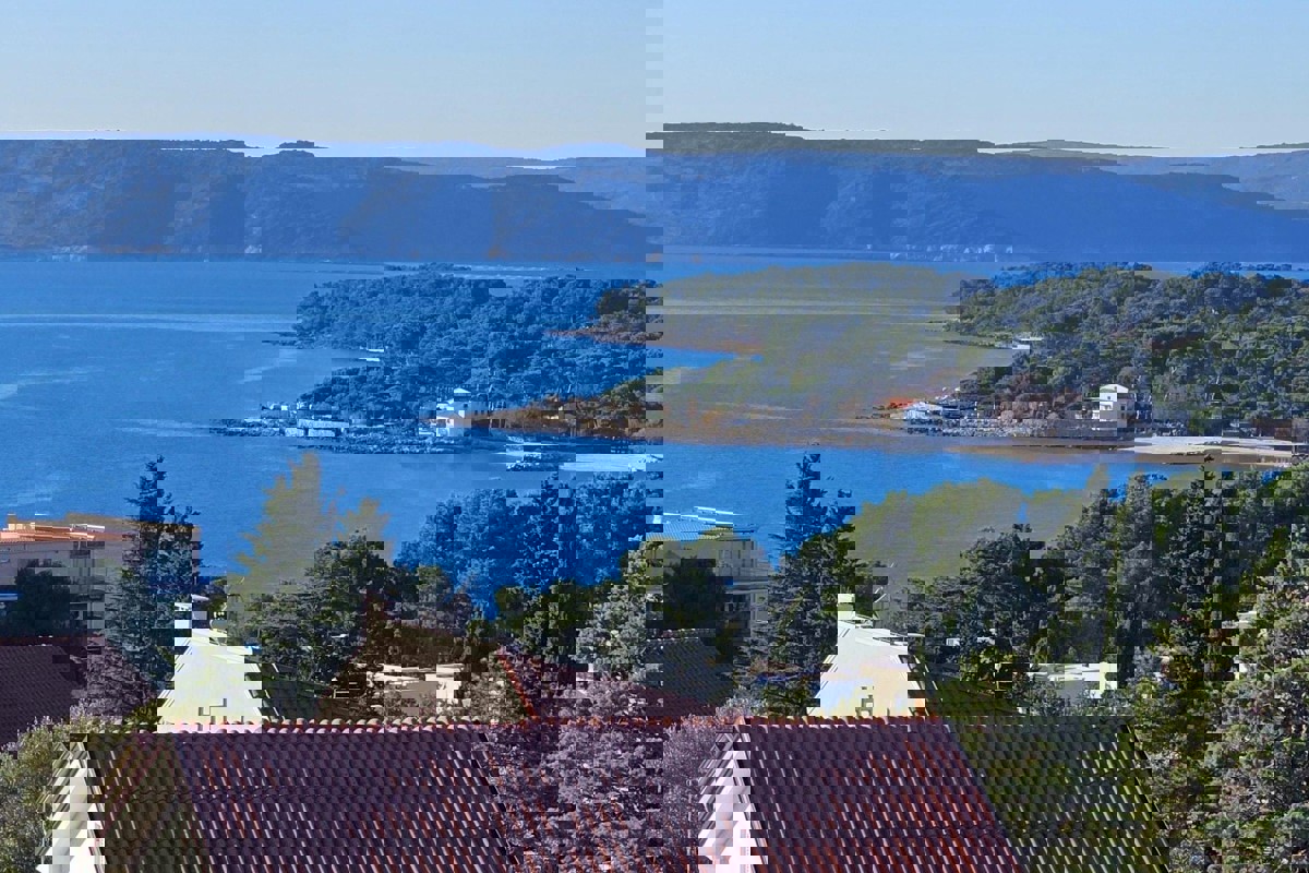 Moderno appartamento duplex con vista mare